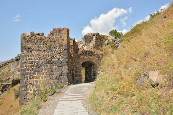 Aghjkaberd Fortress, Armenia